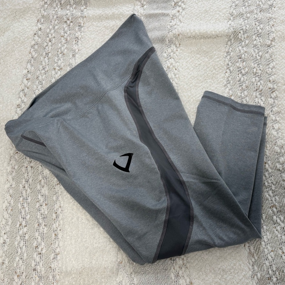 Violate The Dress Code Women’s Leggings 3/4 Length (Capri) Tights Large L EUC